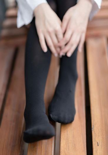 《年轻女教师3_BD英语在线播放观看
